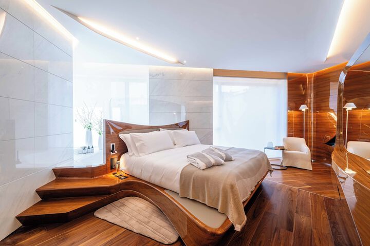 Room 15 of 105