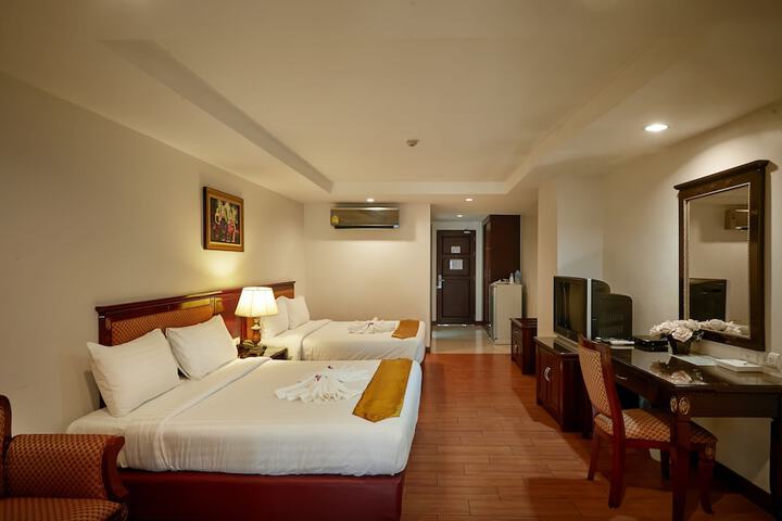 Room 5 of 65