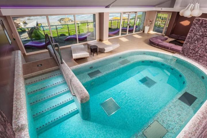 Pools & Facilities