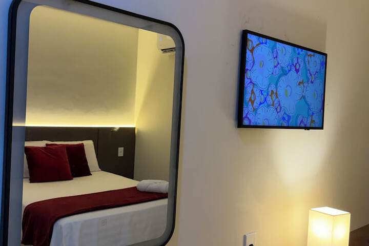 Room 8 of 12