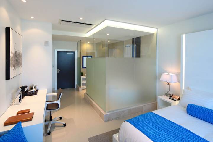 Room 3 of 60