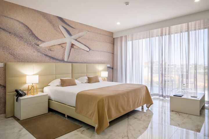 Room 42 of 157