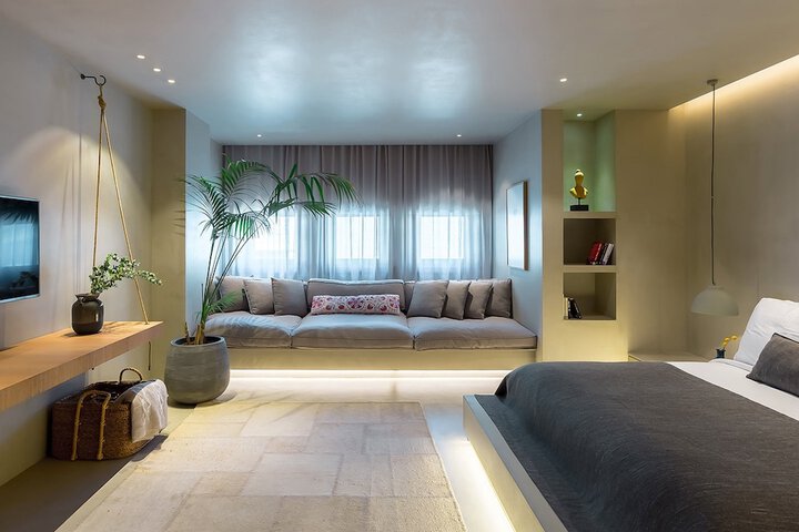 Room 10 of 36