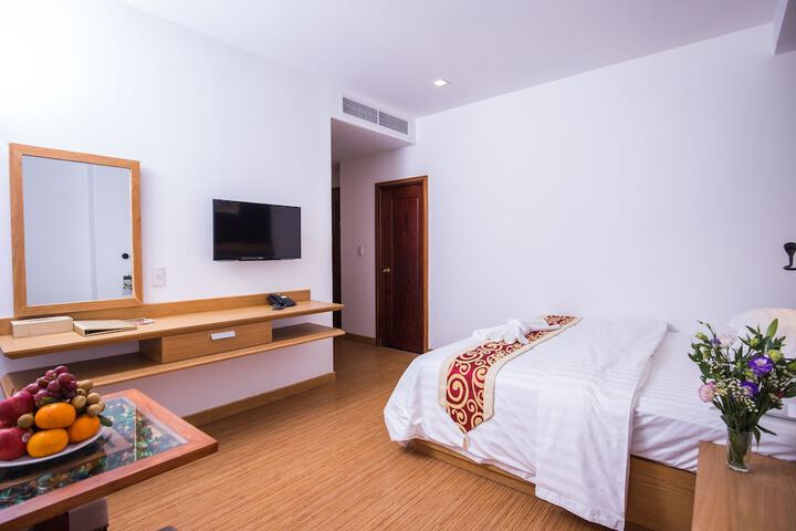 Room 4 of 96