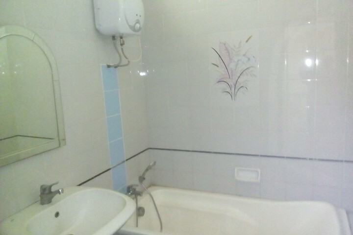 Room 15 of 18