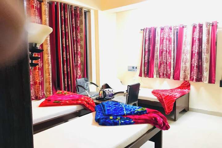 Room 8 of 19