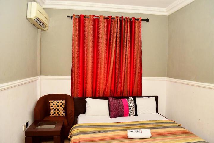 Room 10 of 19