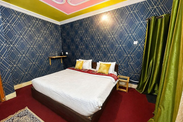 Room 4 of 35