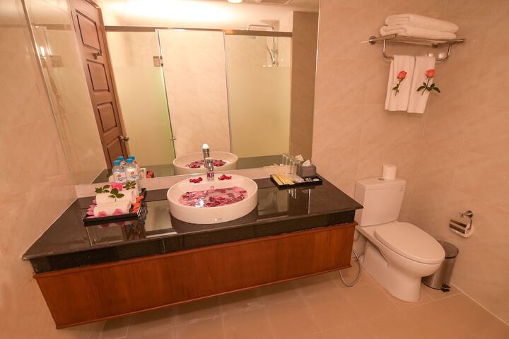 Room 12 of 30