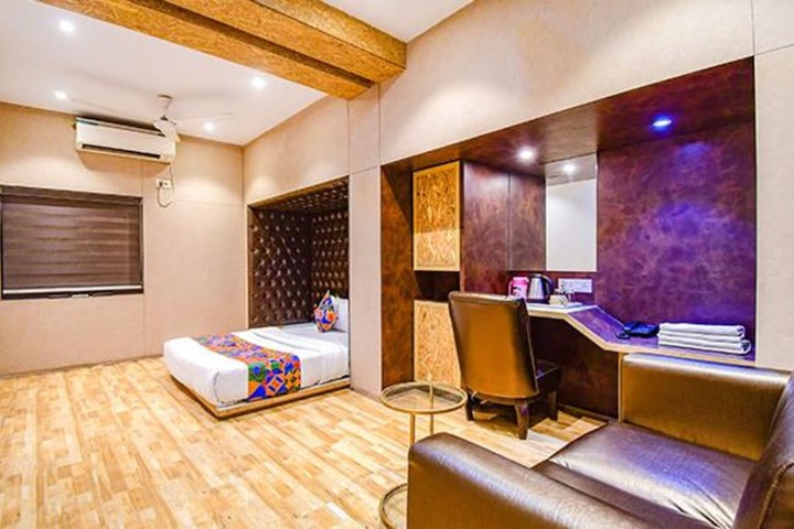 Room 14 of 36