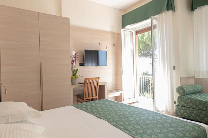 Room 35 of 78