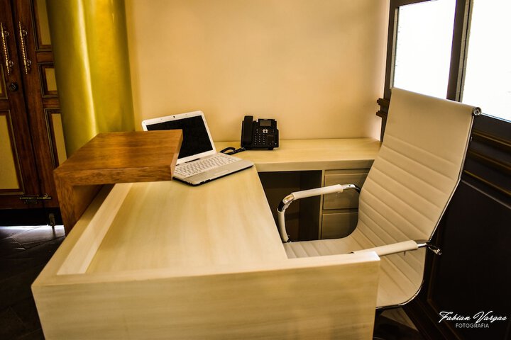 Business Center 85 of 106
