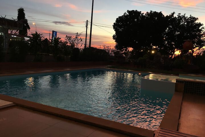 Pool 11 of 24