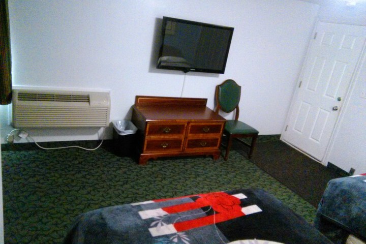 Room 15 of 35