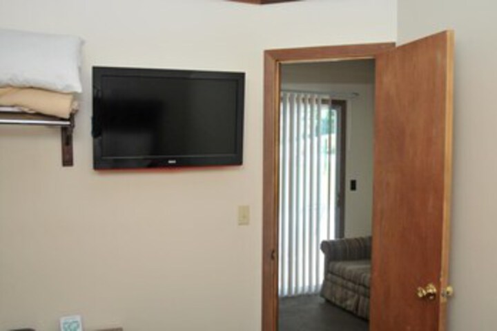 Room 25 of 108