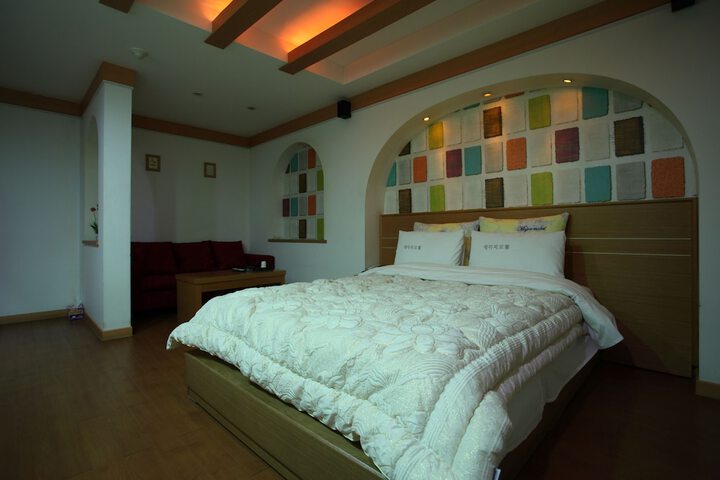 Room 13 of 13