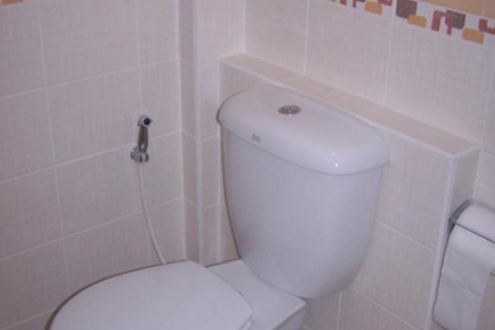 Room 10 of 27