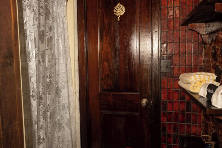 Room 31 of 43