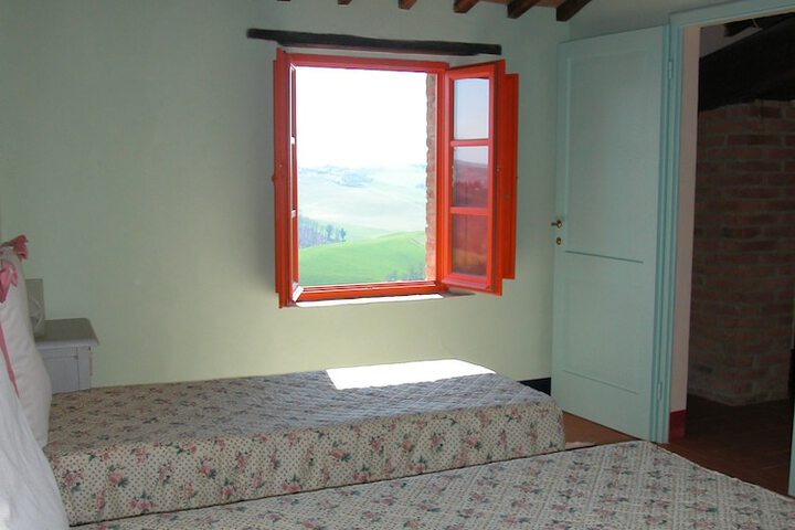 Room 3 of 16