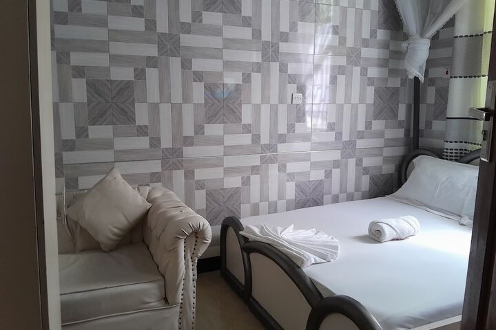 Room 20 of 38
