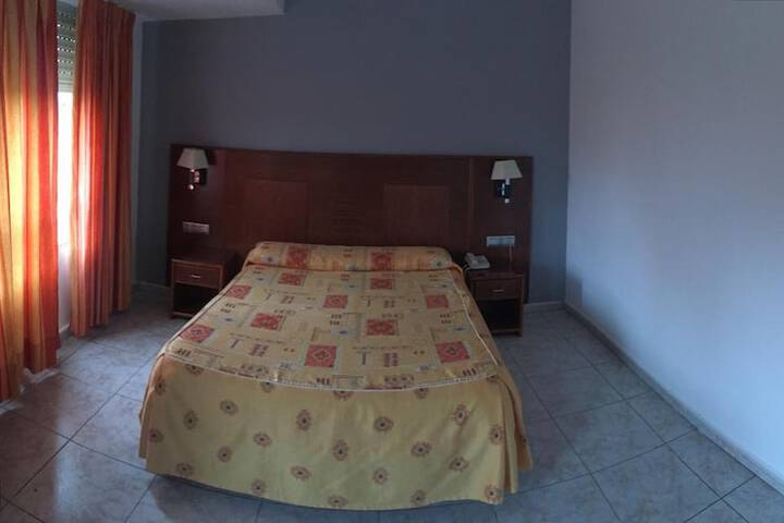 Room 13 of 37