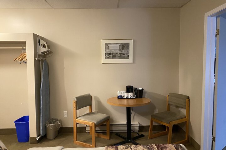 Room 34 of 93