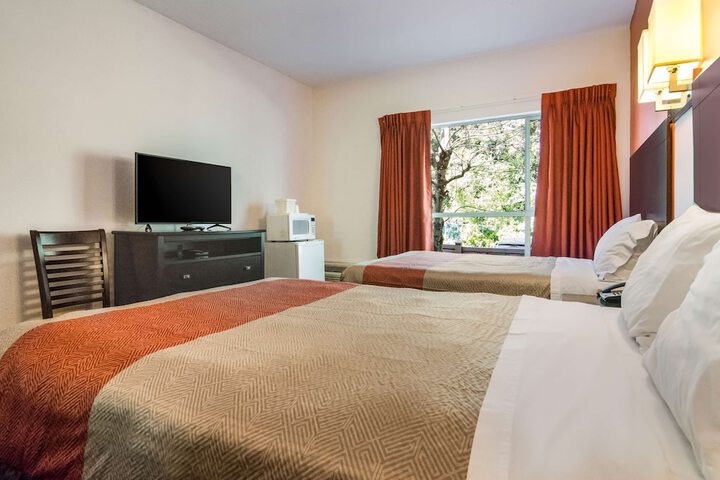 Room 10 of 27