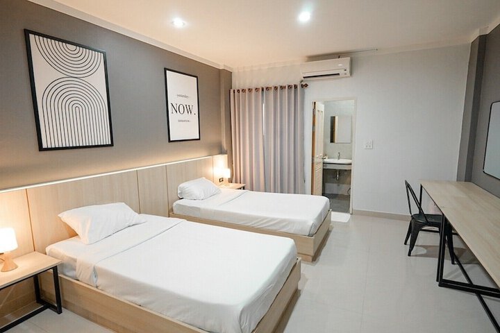 Room 14 of 28