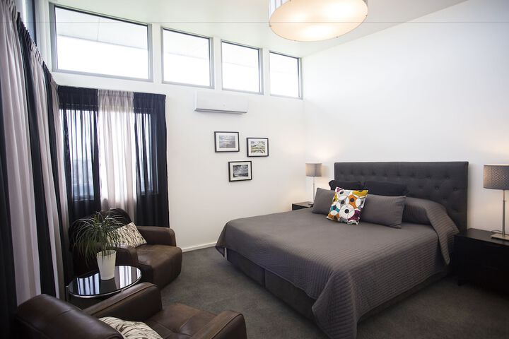 Room 4 of 38
