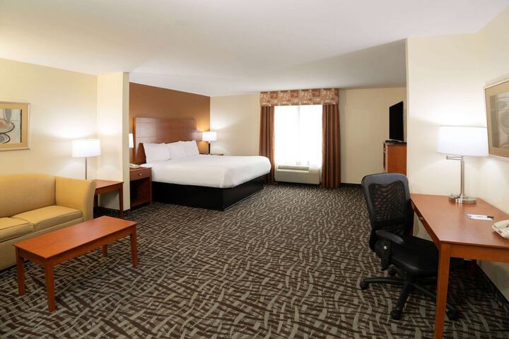 1 King Bed (12 of 13)
