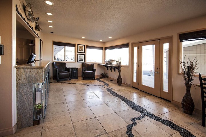 Hotel Interior 5 of 40