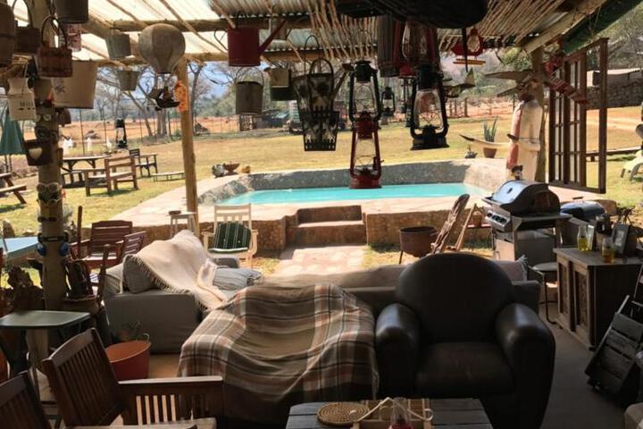 Lounge 6 of 63