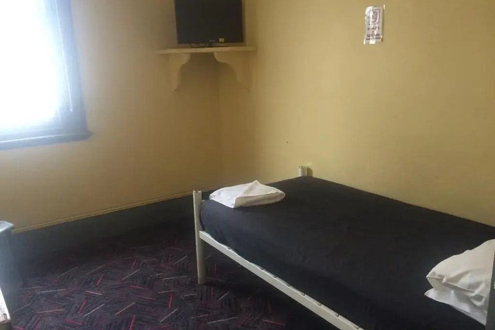 Room 3 of 10
