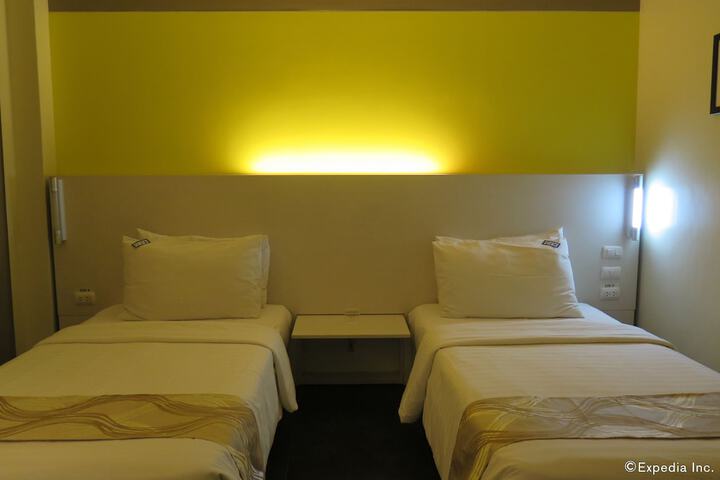 Room 12 of 50