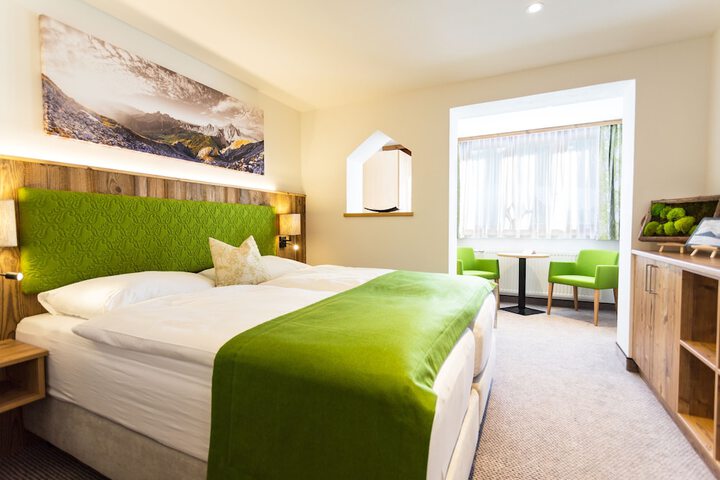 Room 2 of 31