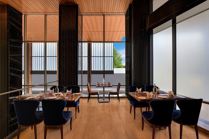 Dining 54 of 72