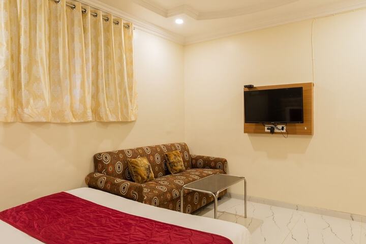 Room 8 of 34