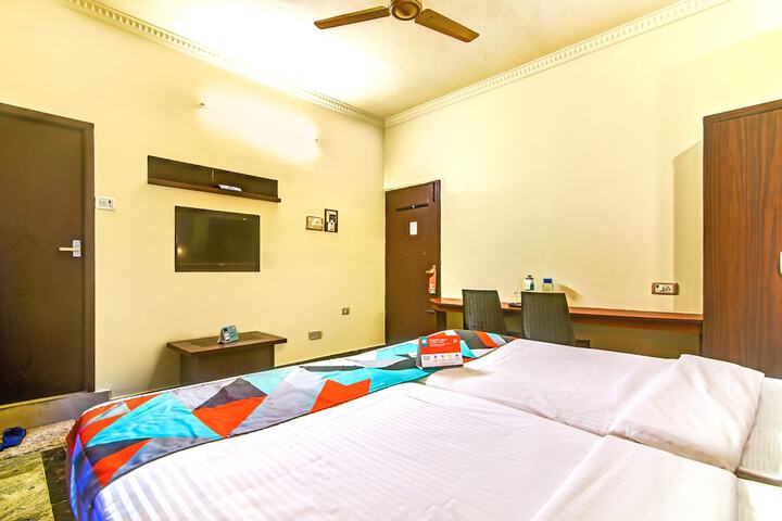 Room 11 of 26