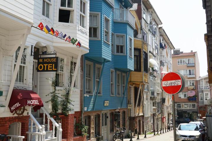 Tilas - Rooms in 19th Century Wooden TownhouseKadikoy