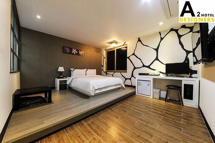 Room 19 of 43