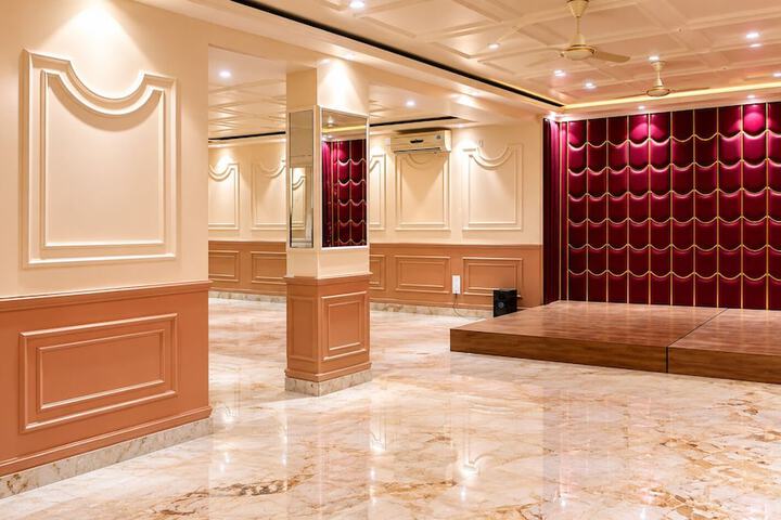 Ballroom/Hall 67 of 74
