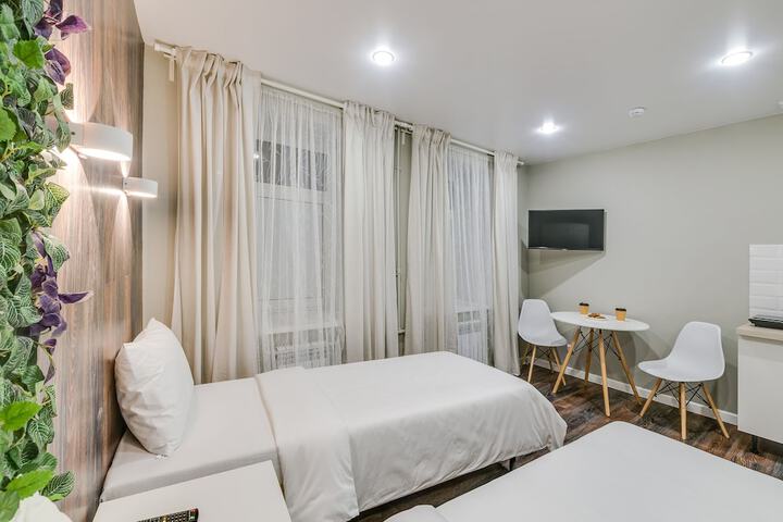 Room 7 of 12