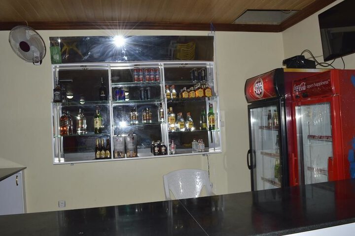 Lounge 11 of 18