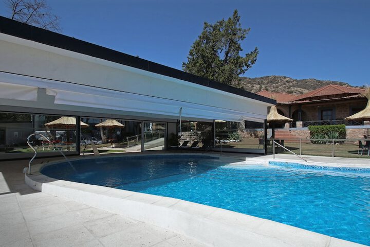 Hotel Pool