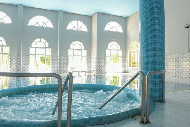 Pool Hotel