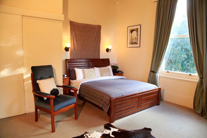 Room 7 of 48