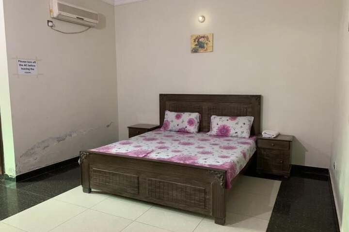 Room 14 of 25