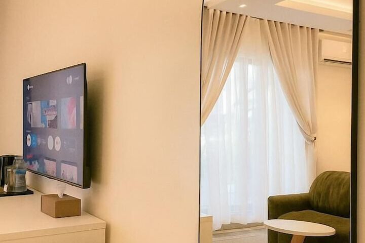 Room 9 of 26
