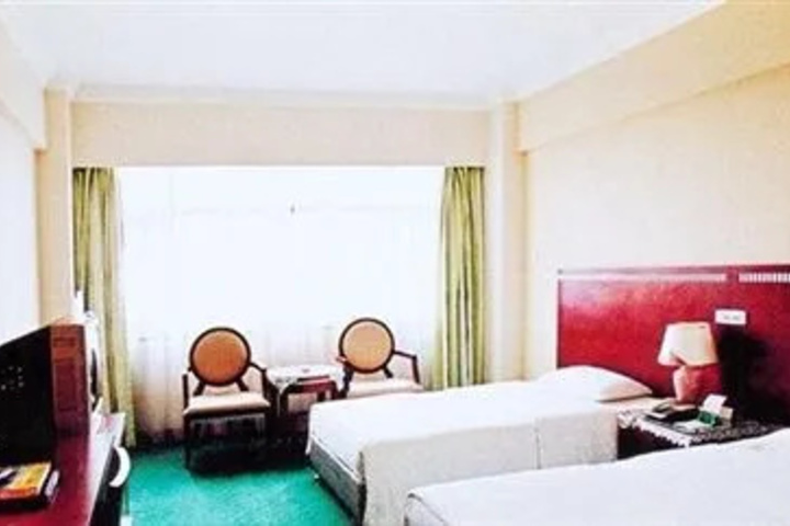 Room 4 of 4
