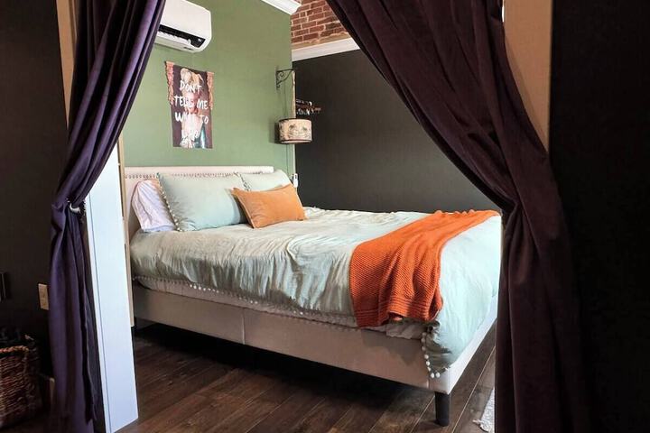 Room 2 of 26